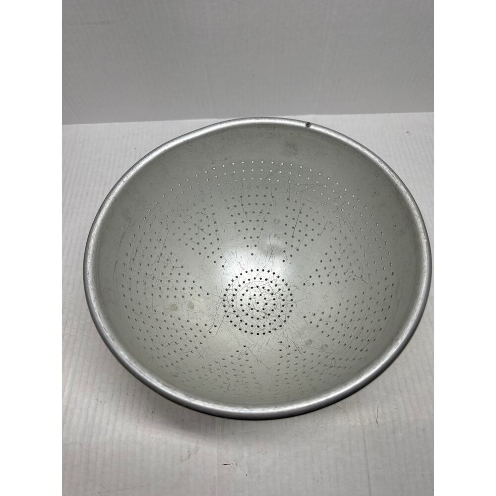 Vintage WEAR EVER Heavy Duty Aluminum -Colander Strainer- Footed Planter 3123‎